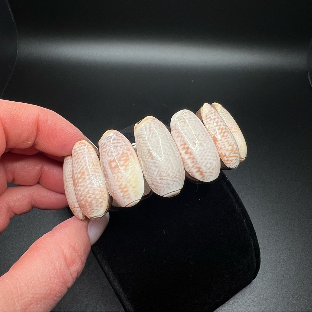 Stretchable Tan Shell Bracelet, NWT